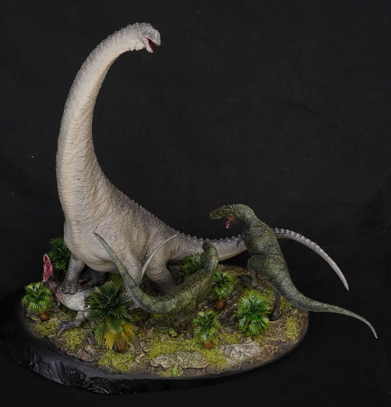 Statuette: Argentinosaurus vs. Mapusaurus Diorama 1:72 Passion Charger – Usato da Selzach venduto da Ataraxus