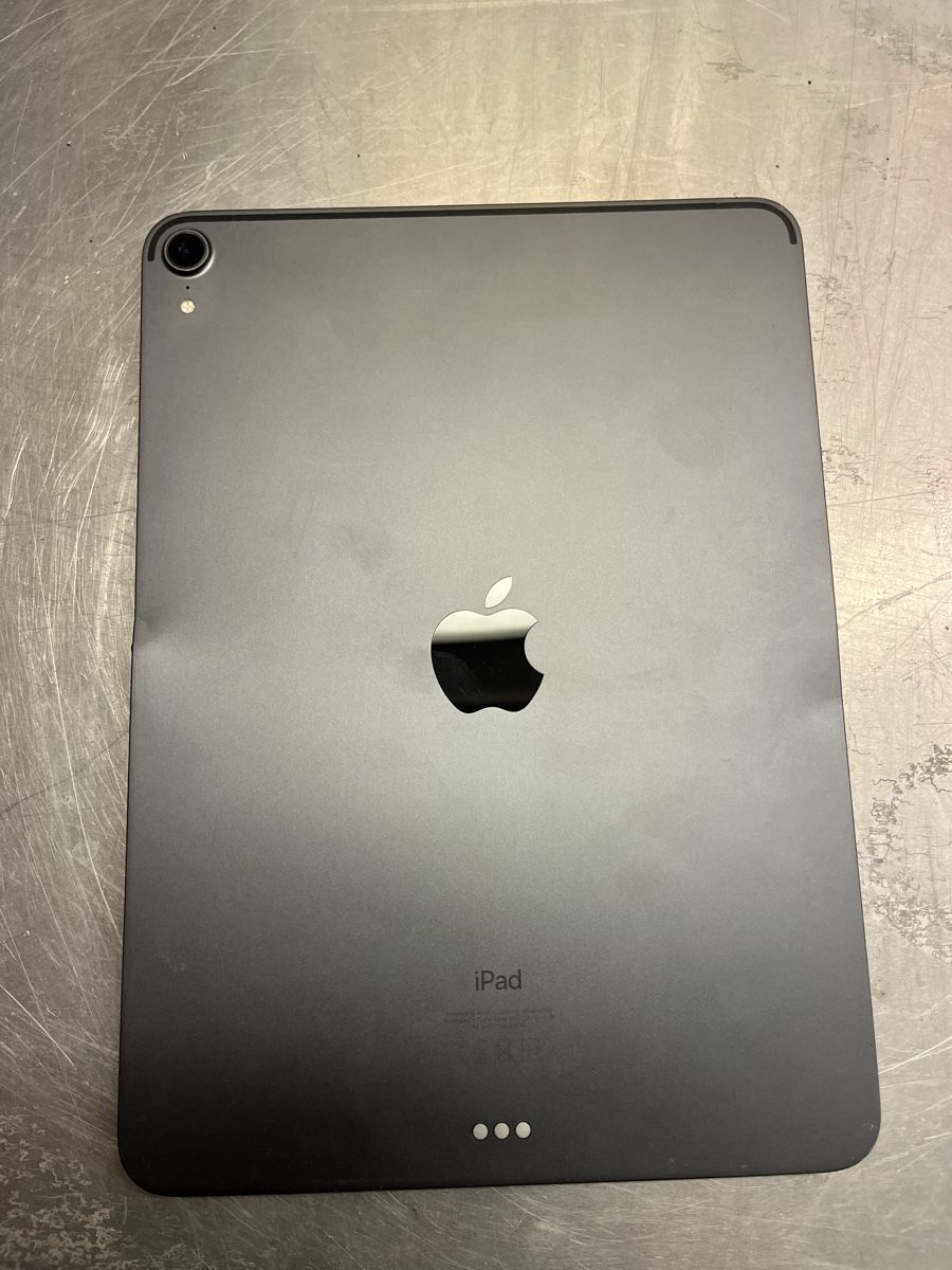 Apple Tablet PC: 12) Ipad 11 Bildschirm Defekt – Difettoso da Hallwil venduto da mir_66q9