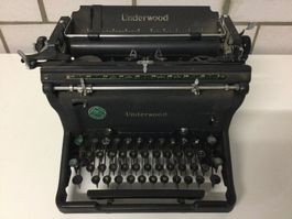 Antike Schreibmaschine Underwood