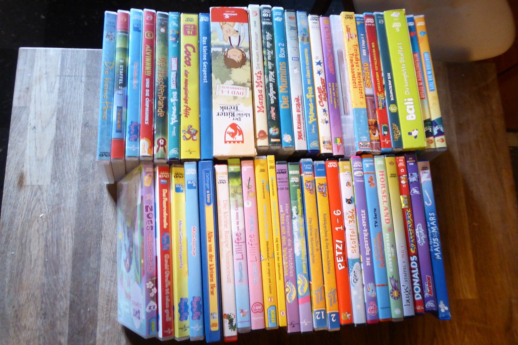 Tutti i DVDs: Riesiges DVD Paket Kinder Serien Animation – Usato da Allschwil venduto da Summelsarium