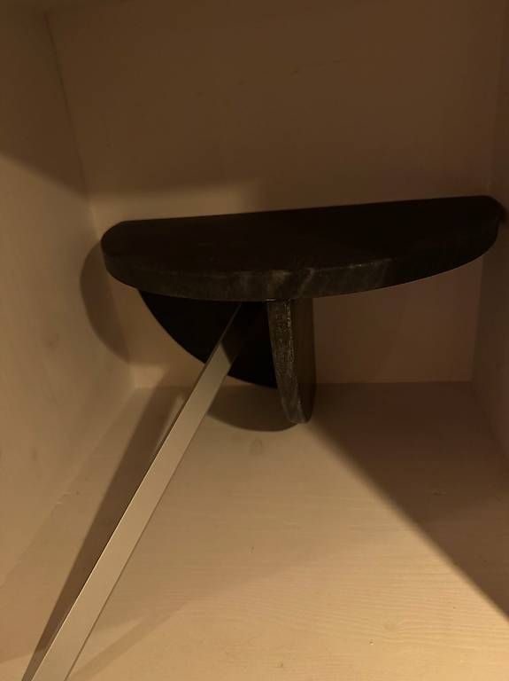 Tavoli: Console murale en pierre neuve – Usato da Genève venduto da Francois-xxx53 4