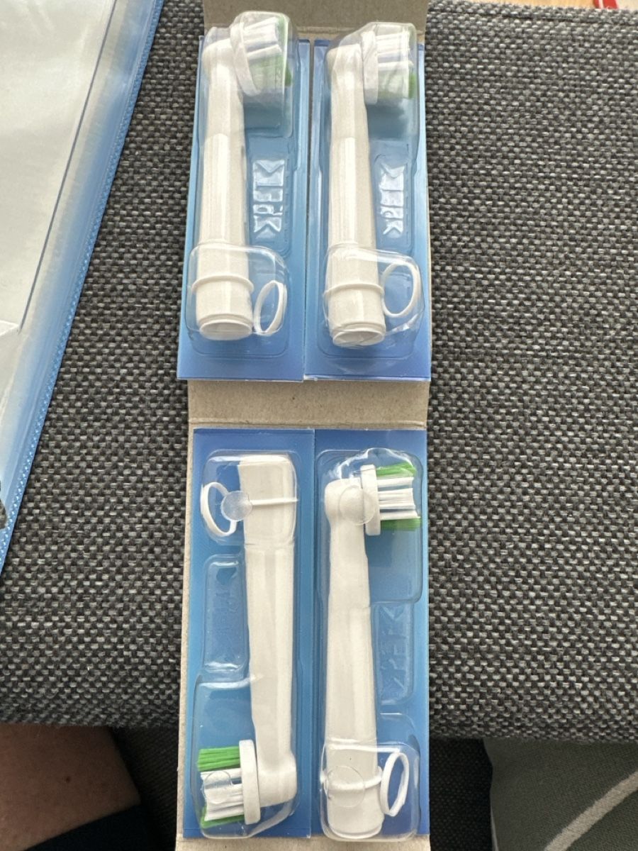 Oral B Zahnpflege: Oral-B Precision Clean Brush Heads, New, 4 pcs Set – Neu und originalverpackt aus Allschwil von MB4123 1