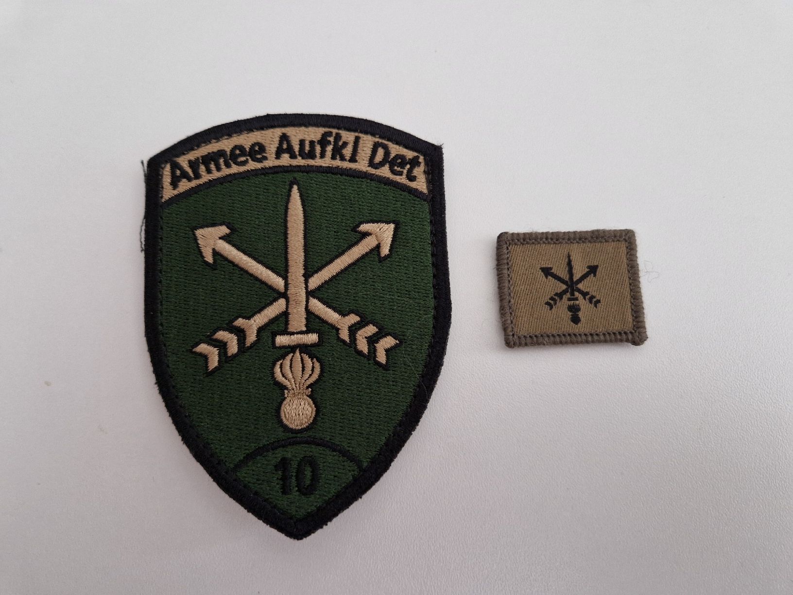 Schweizer Armee Placchette & Badge: AAD 10 Original Badge und Funktionsabzeichen – Nuovo (secondo la descrizione) da Unterägeri venduto da brg109