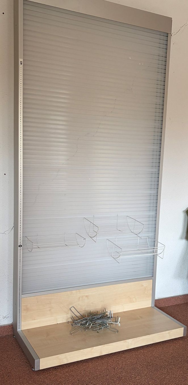 Altro in Decorazioni & Accessori: Verkaufsstaender mit Zubehör – Usato da Villigen venduto da Hwink 2