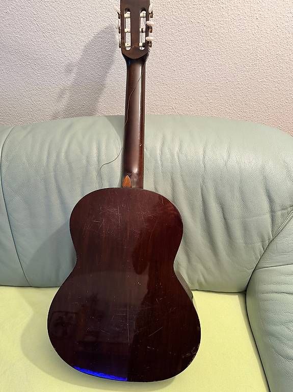 Strumenti musicali: Gitarre klasisch – Usato da Zürich venduto da Cibin 2