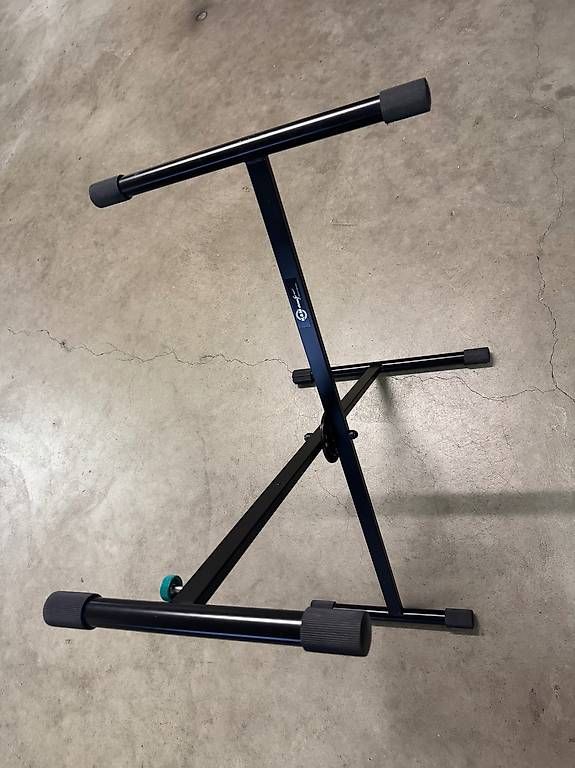 Yamaha Strumenti musicali: Yamaha Keyboard mit Pedal und Ständer – Usato da Hinwil venduto da marinaschroder 2