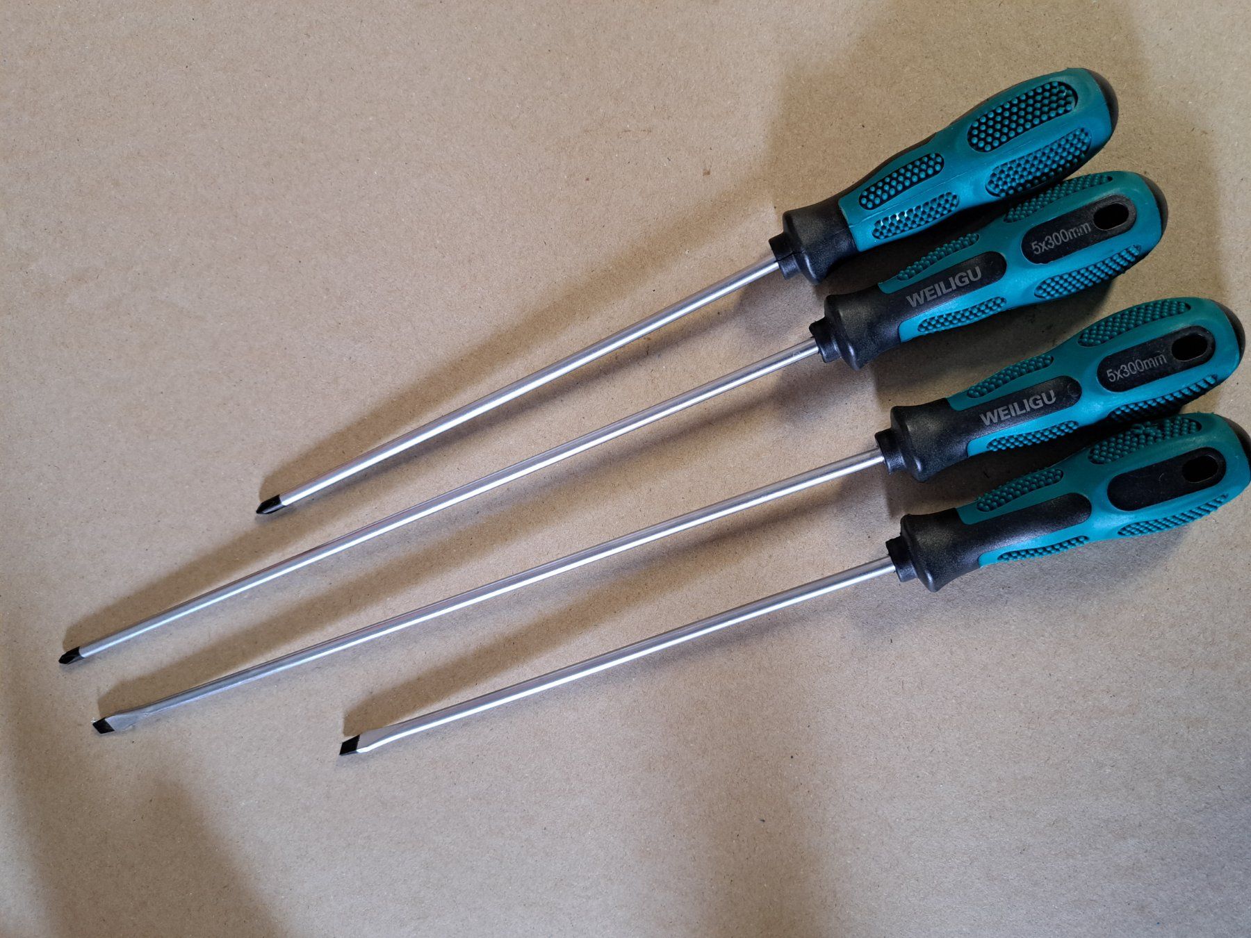 Alle Werkzeuge: 4x Schraubendreher schraubenzieher extra Lang – Neu (gemäss Beschreibung) aus Widnau von Senna7