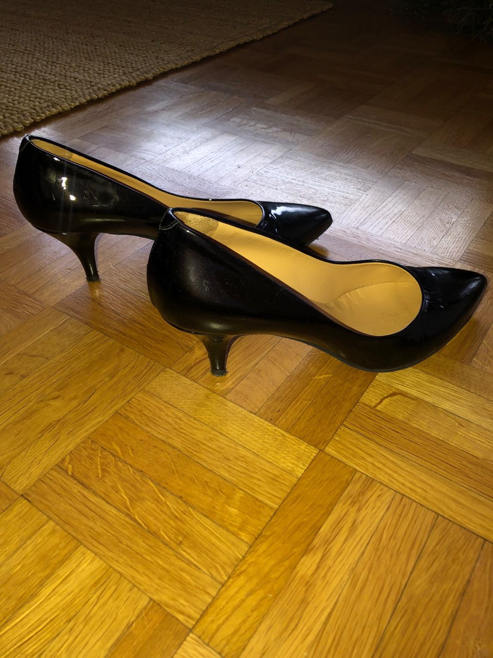 Scarpe da donna: Schuhe Pumps Lackleder Gr 38 – Usato da Zug venduto da estarthyme 2