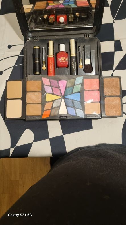 Make-up: Schmink Kasten  Claude D Enry – Nuovo (secondo la descrizione) da Zürich venduto da Big 1