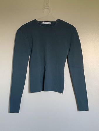 Zara top manches longues, taille S – jamais porté