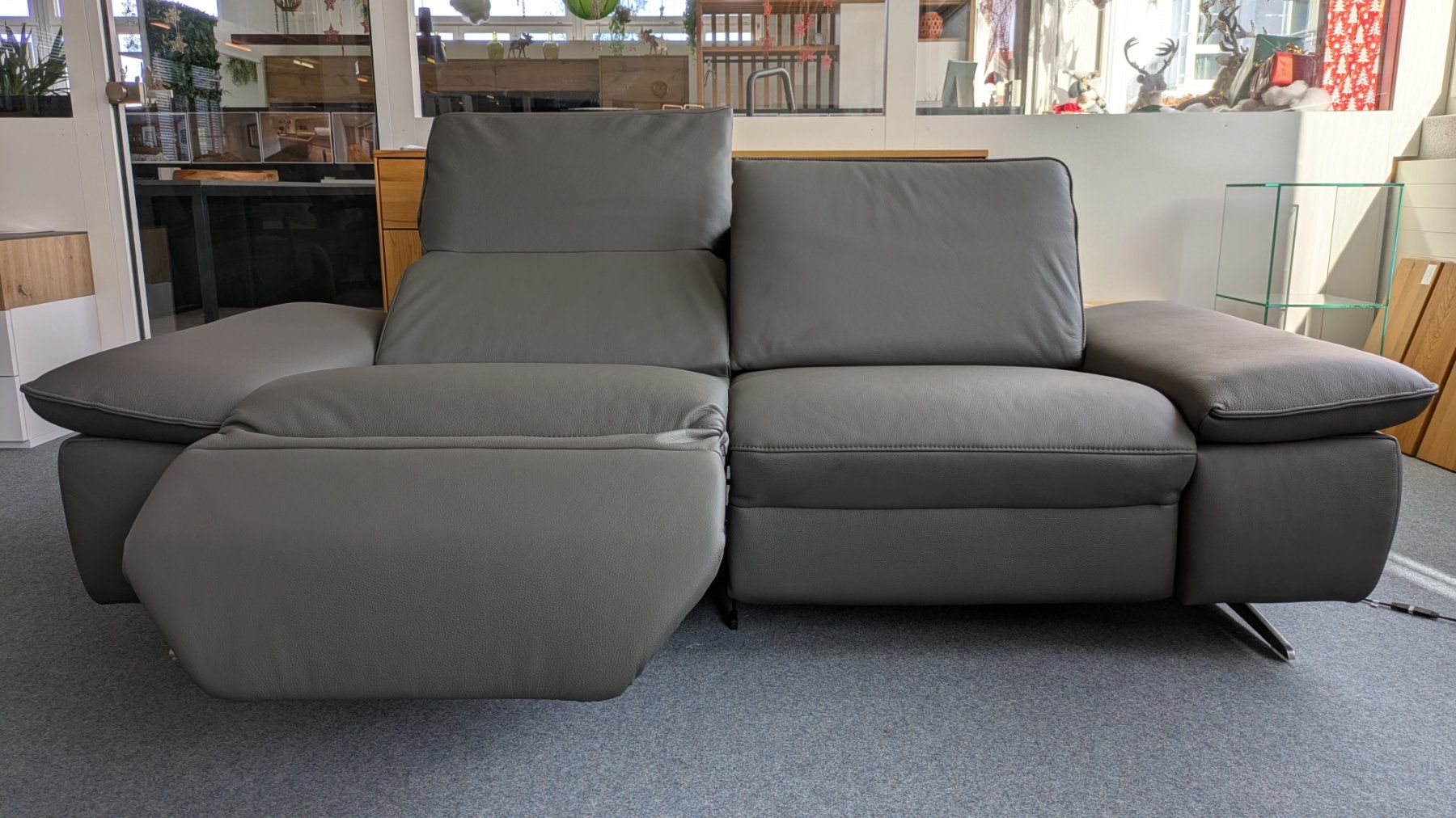 Himolla Divani: Ledersofa 2-plätzig, mit elektrischer Verstellung – Nuovo (secondo la descrizione) da Einsiedeln venduto da Moebel-Huus 3