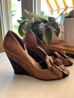Chanel cork open toe heels (38C)