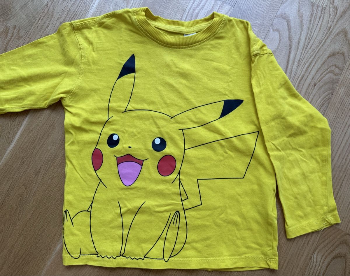 H&M Pullover & Sweatshirts: H&M - Lot de 3 pull Pokémon, taille 104 – Gebraucht aus Genève von valmath 1