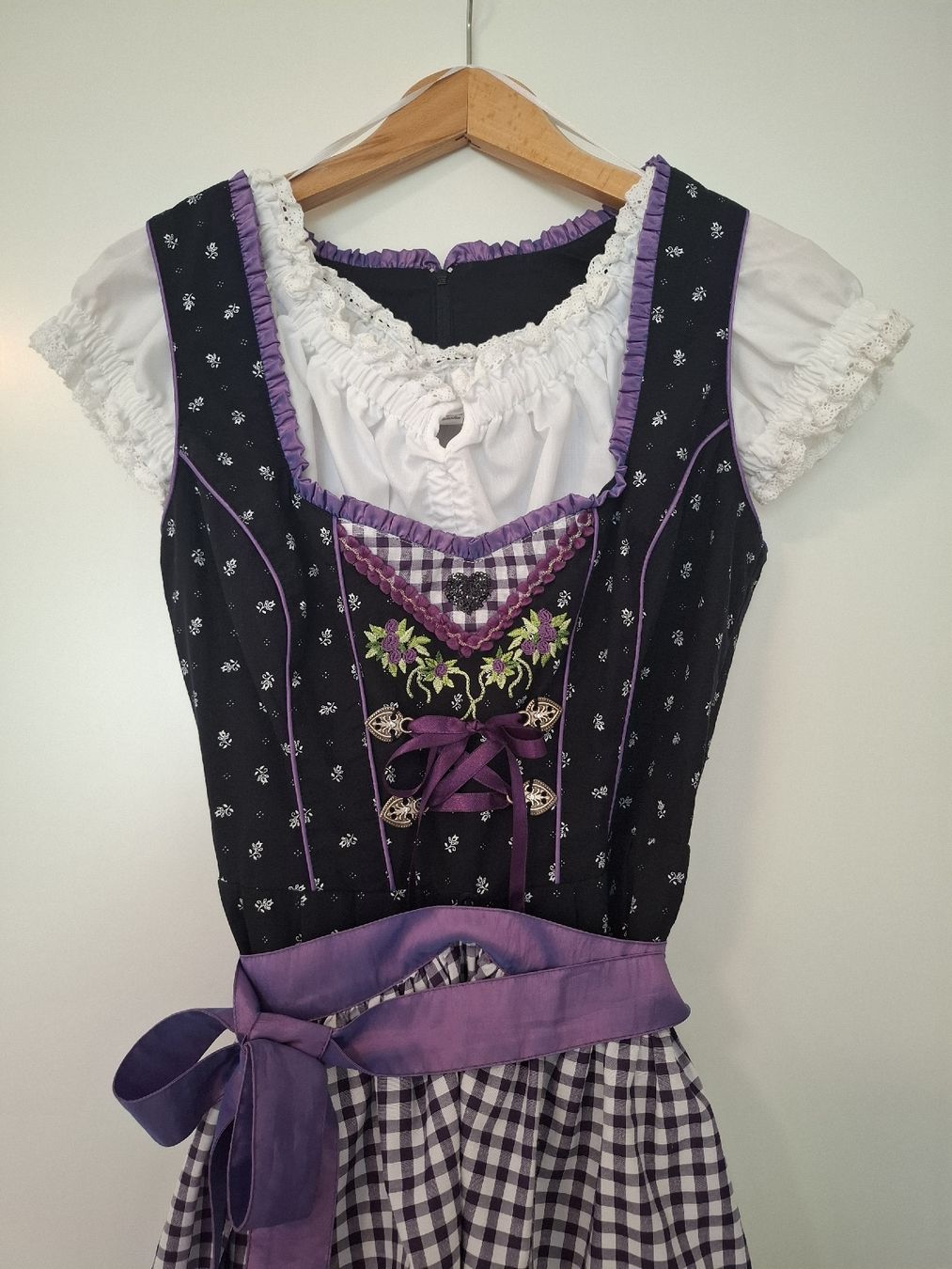 Kleider: Wunderschönes und hochwertiges Dirndl Gr. 38 – Gebraucht aus Chur von Petra21 1