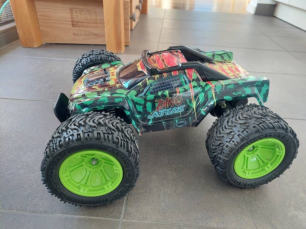 RC Modellbau: Voiture télécommandée – Gebraucht aus Nyon von rolzur