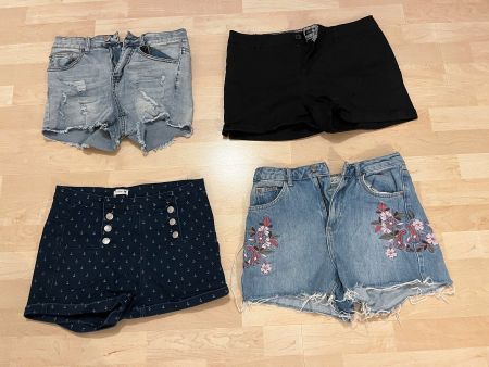 Damenshorts Grösse 38 - 4 Stück zusammen