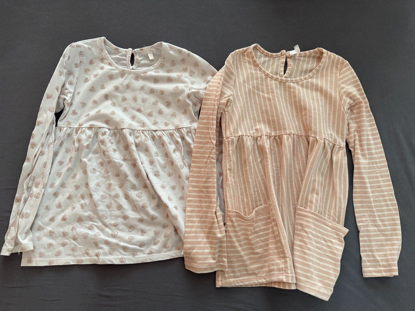 Blusen, T-Shirts & Tops: 2 hübsche T-Shirts, Gr. 8 J. – Gebraucht aus Horgen von Feli39