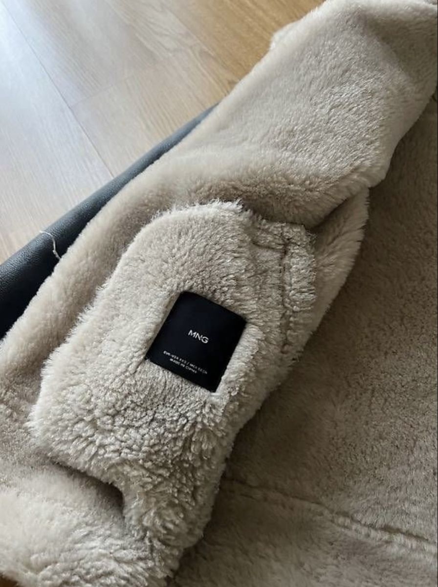 Mango Giacche: Mango Jacke in Lederoptik mit Teddyfutter, Grösse XXS – Usato da Frauenfeld venduto da heyLani 3