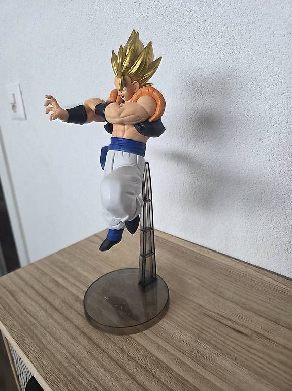 Tutte le decorazioni: Figurine gogeta – Usato da Chavornay venduto da ivan_85 2