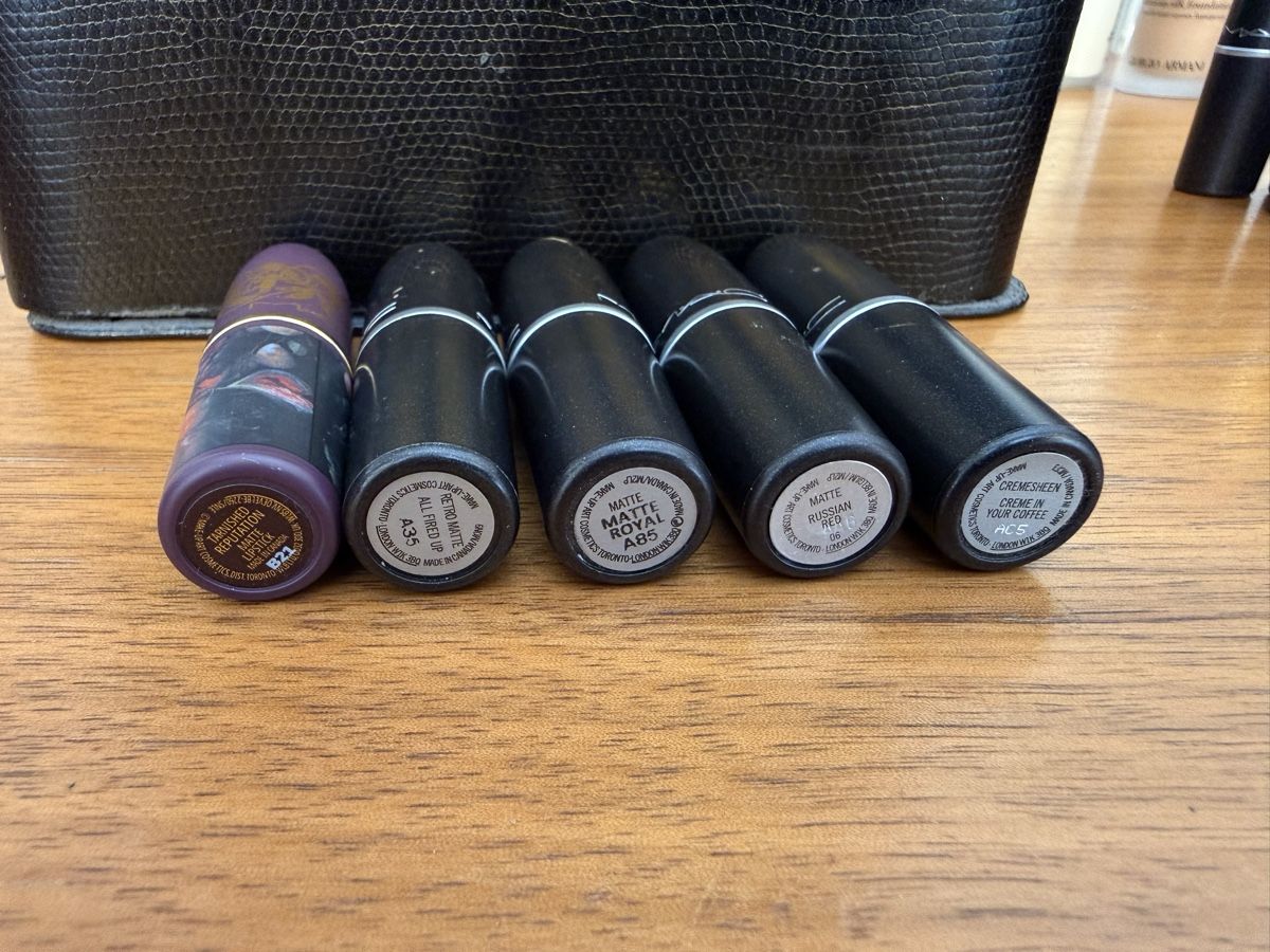 Mac Cosmetics Make-up: MAC Lippenstift Set, verschiedene Farben – Usato da Zürich venduto da pinish 9