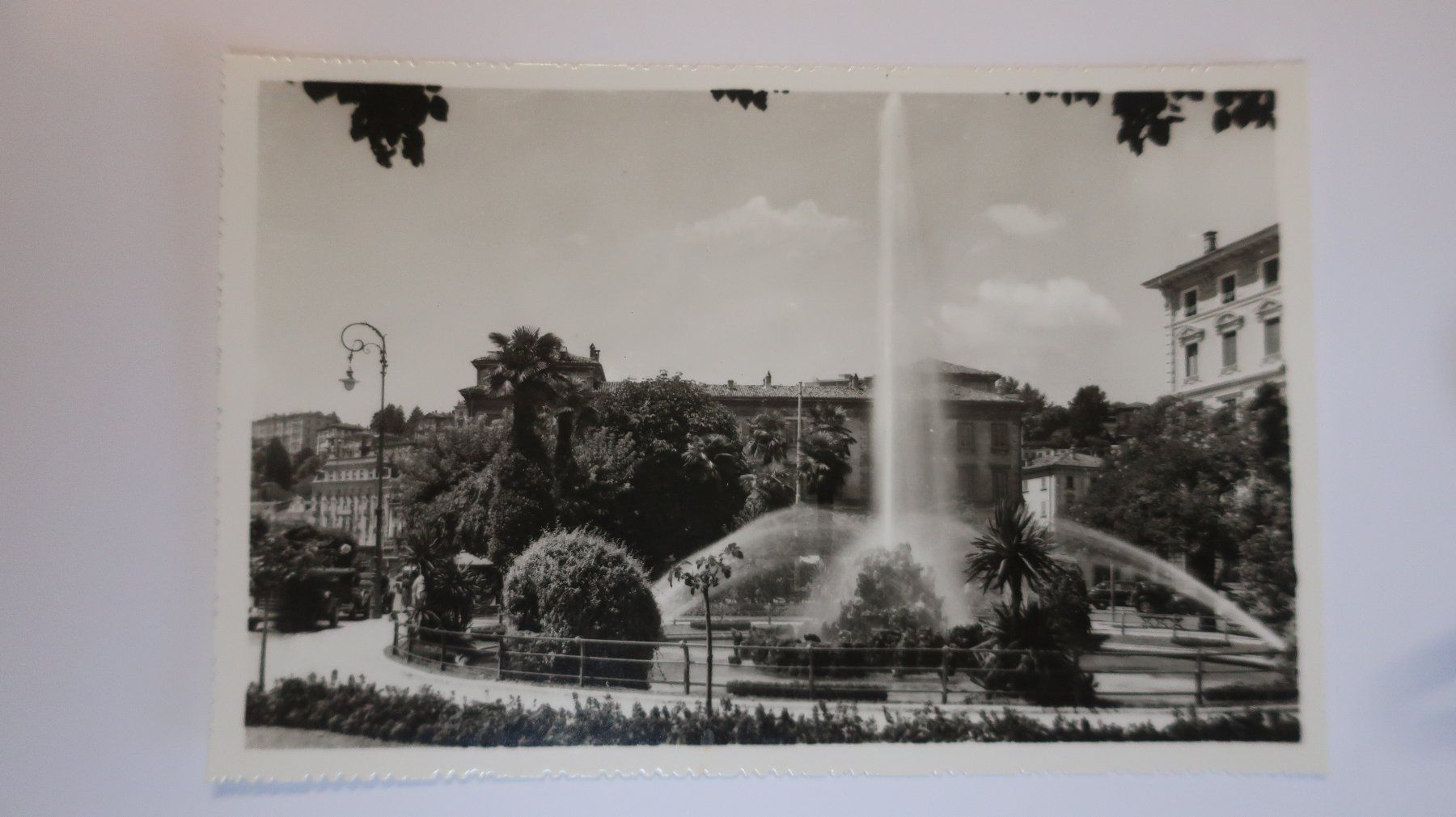 Cartoline postali: Lugano Piazza Giardino – Usato da Cormoret venduto da Pascalll2001 1