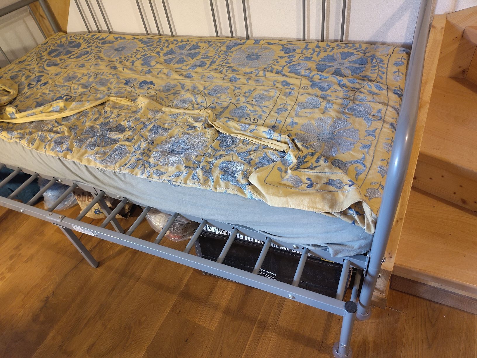 Sofas: Schlafsofa zu verschenken – Gebraucht aus Maisprach von ros_sq6n