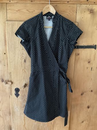 Wickelkleid schwarz gepunktet 
