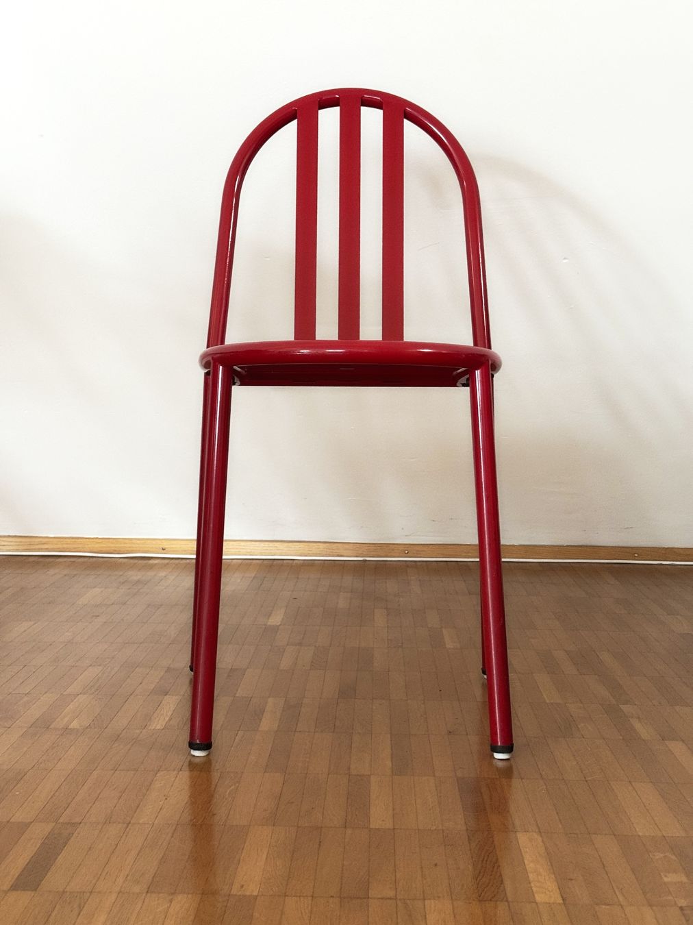 Sedie: Robert Mallet Stevens Design Stuhl Stapelstuhl rot – Usato da Luzern venduto da item 2