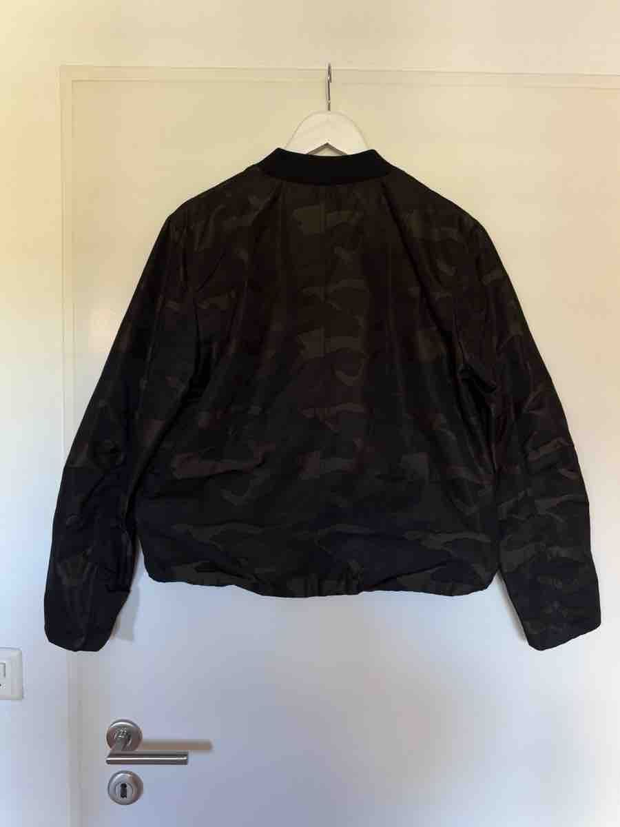 Vestes: Amber & June Bomber Jacket Camouflage Cropped – Neuf (Voir description) à Turbenthal par elizameise 1