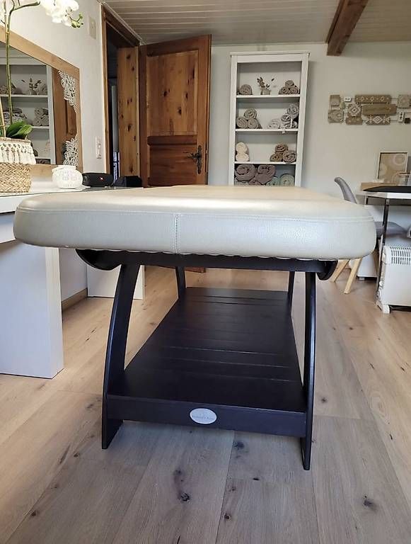 Lettini & sedie per cosmetici: Table massage / lit esthétique spa – Usato da Sonceboz-Sombeval venduto da vaffanclub 2
