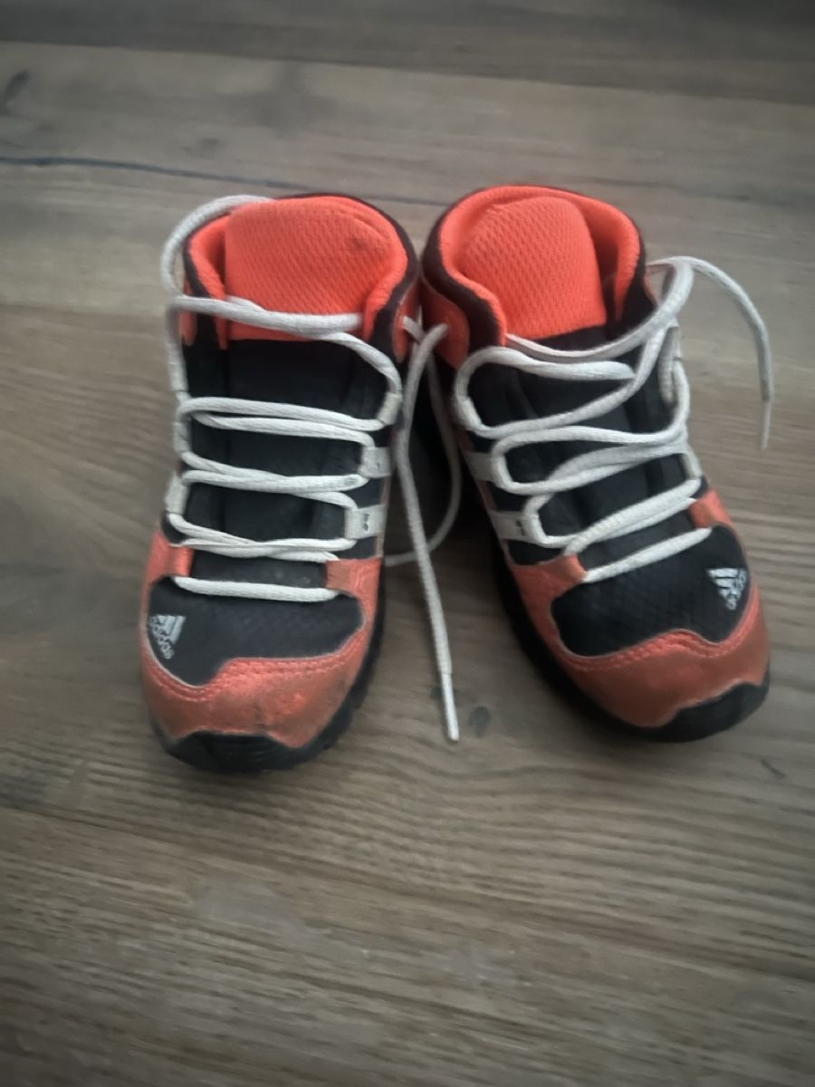 Adidas Schuhe für Jungen: Kinder Wanderschuhe Adidas orange/schwarz Grösse 24 – Gebraucht aus Häusernmoos von RanaNo