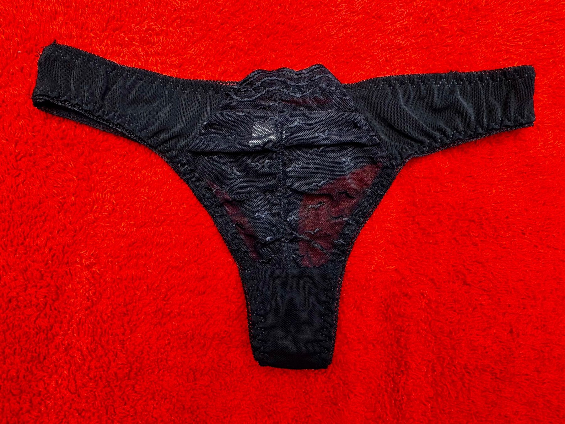 Altra biancheria intima: FABRIKNEUR Schwarzer Spitzen-Tanga/String, Grösse S/M – Nuovo (secondo la descrizione) da Uster venduto da Isskra
