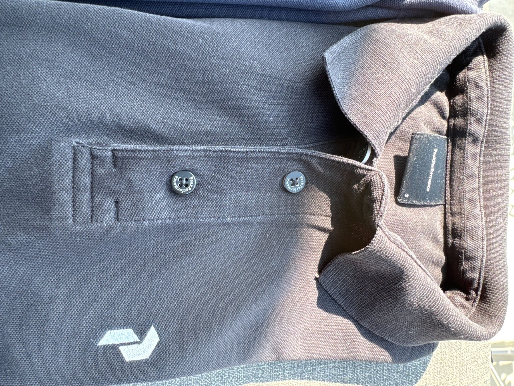 Peak Performance Kleiderpakete: 2x Poloshirts Gr. S Dunkelblau & Schwarz Peak Performance – Gebraucht aus Winterthur von britsi 6