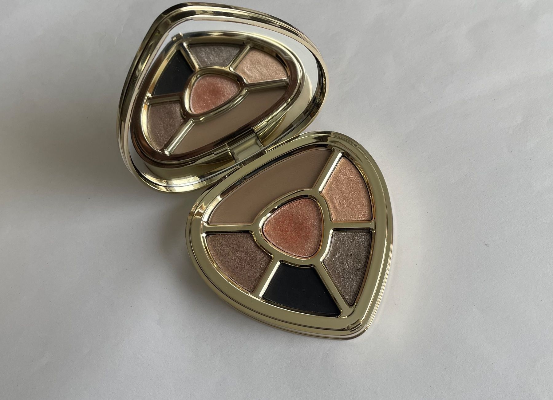 Make-up: Dolce & Gabbana Lidschatten Palette NP. 87.90 – Nuovo (secondo la descrizione) da Rüfenacht BE venduto da Milena_1 5