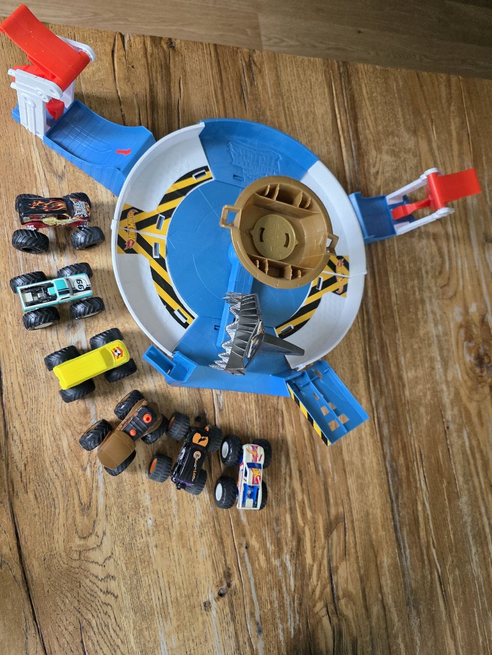 Giocattoli: Hootwheels Monster Trucks – Usato da Biberist venduto da tamsb