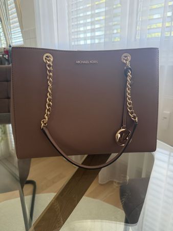 Michael Kors Tasche Leder Goldfarbene Kette Brauntton guter 