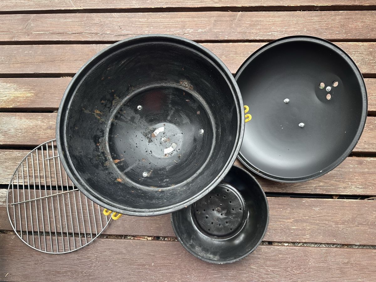 Griglie: Holzkohlegrill rund schwarz – Usato da Zürich venduto da Bibiti 3