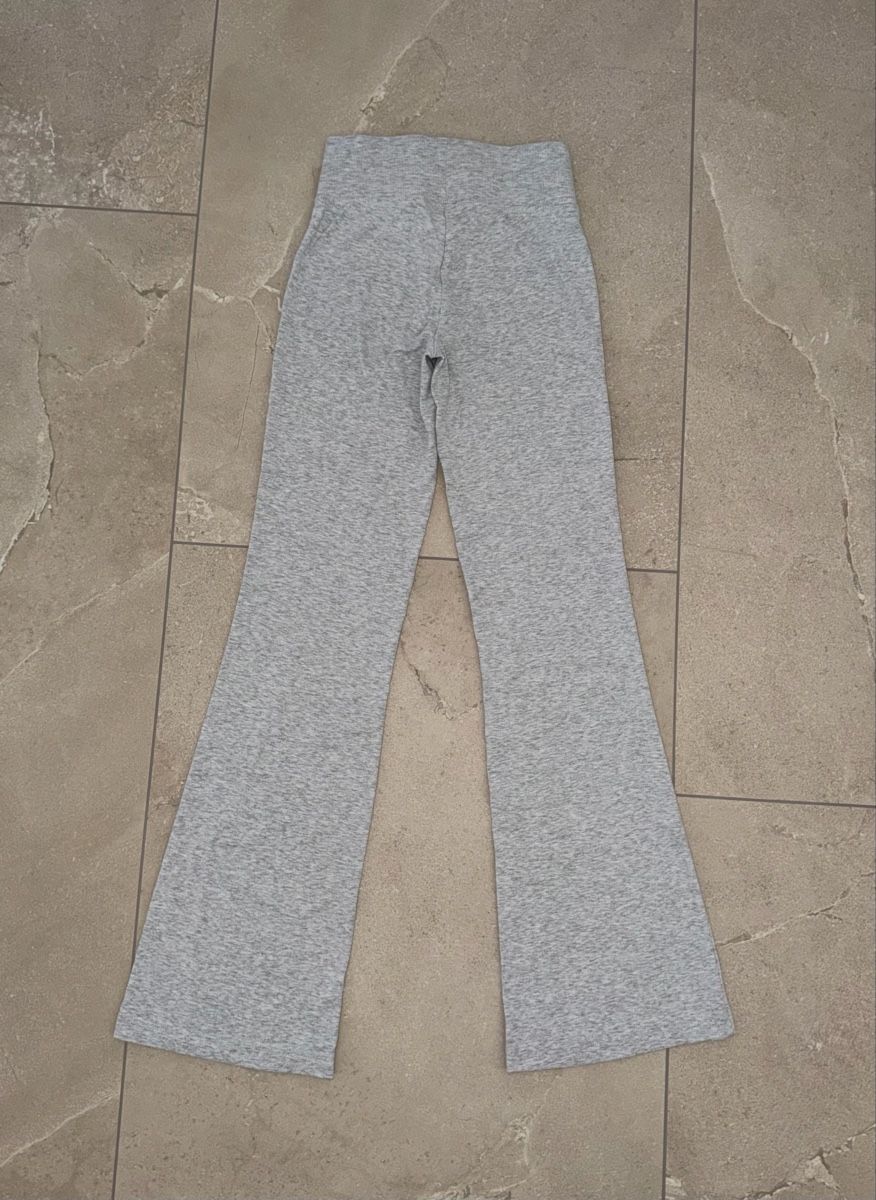 Stradivarius Leggings: Stradivarius Schlaghose Grau Grösse S – Nuovo (secondo la descrizione) da Illnau venduto da koko_33 1