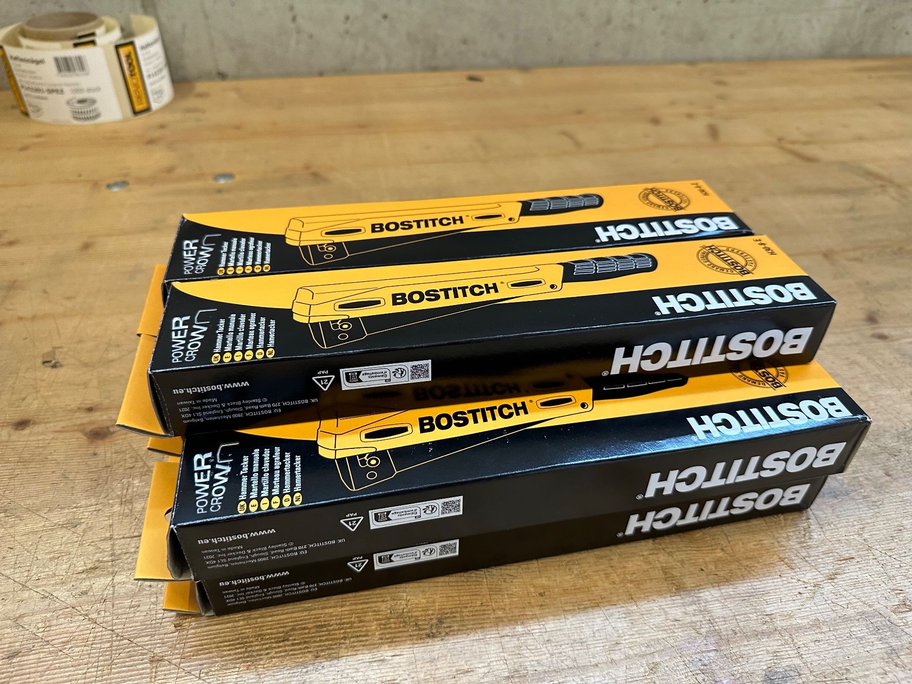 Bostitch Tutti gli attrezzi: Bostitch Hammertacker H30-8 mit Auflageplatte – Usato da Uetendorf venduto da Revotool 2