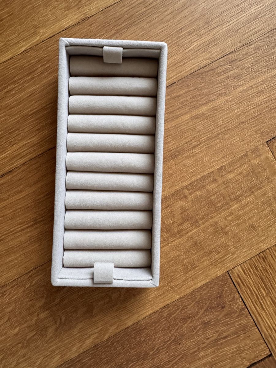 Portagioie: Stackers Schmuckaufbewahrung – Usato da Bern venduto da chr_y8f7