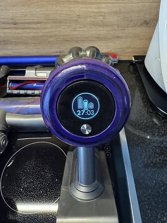 Staubsauger & Zubehör: Dyson V11 mit Zubehör – Gebraucht aus Grosswangen von BUSWERch 3