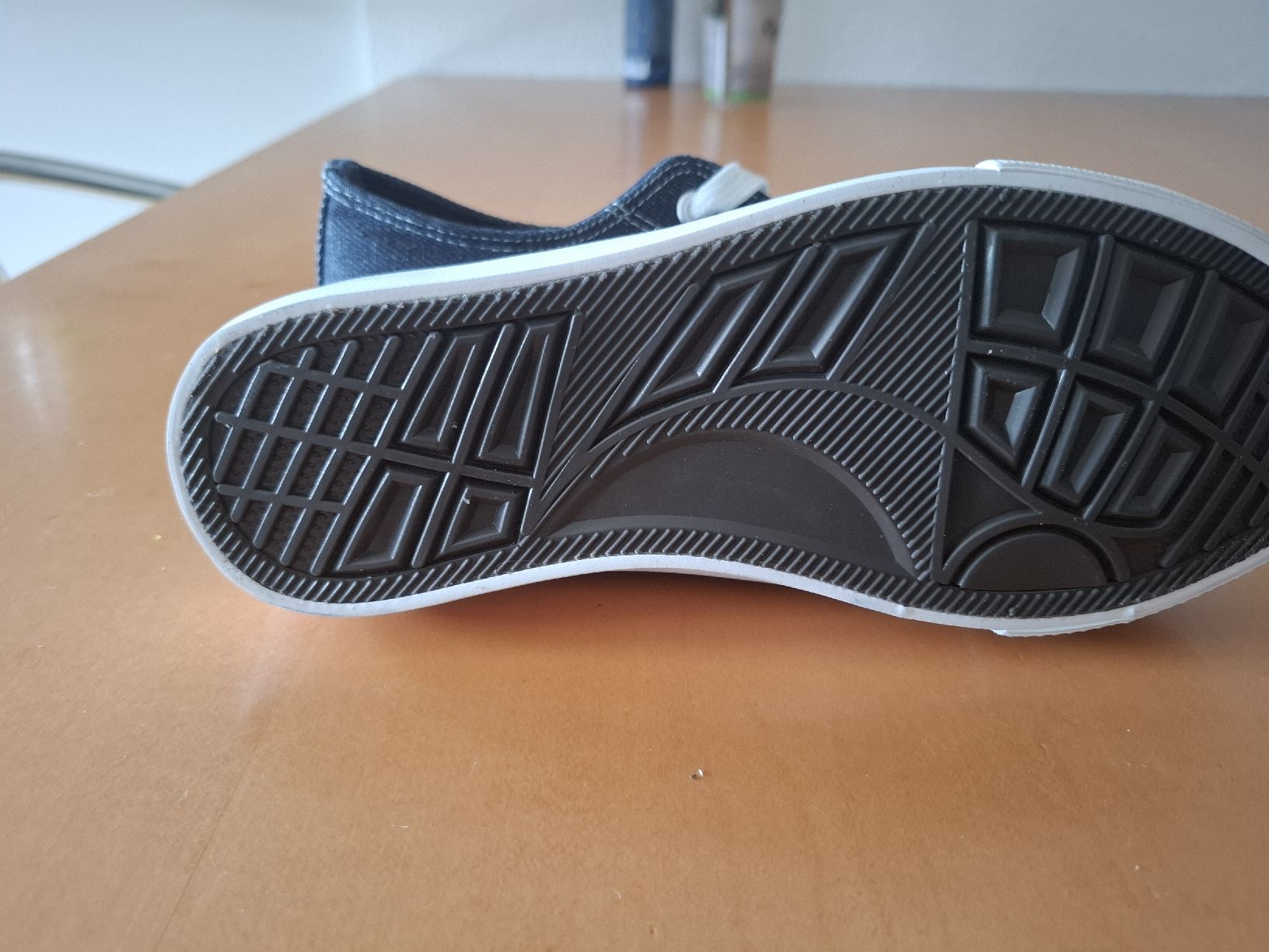 Converse Scarpe da uomo: Converse Schuhe – Usato da Heimberg venduto da Suesigu 2