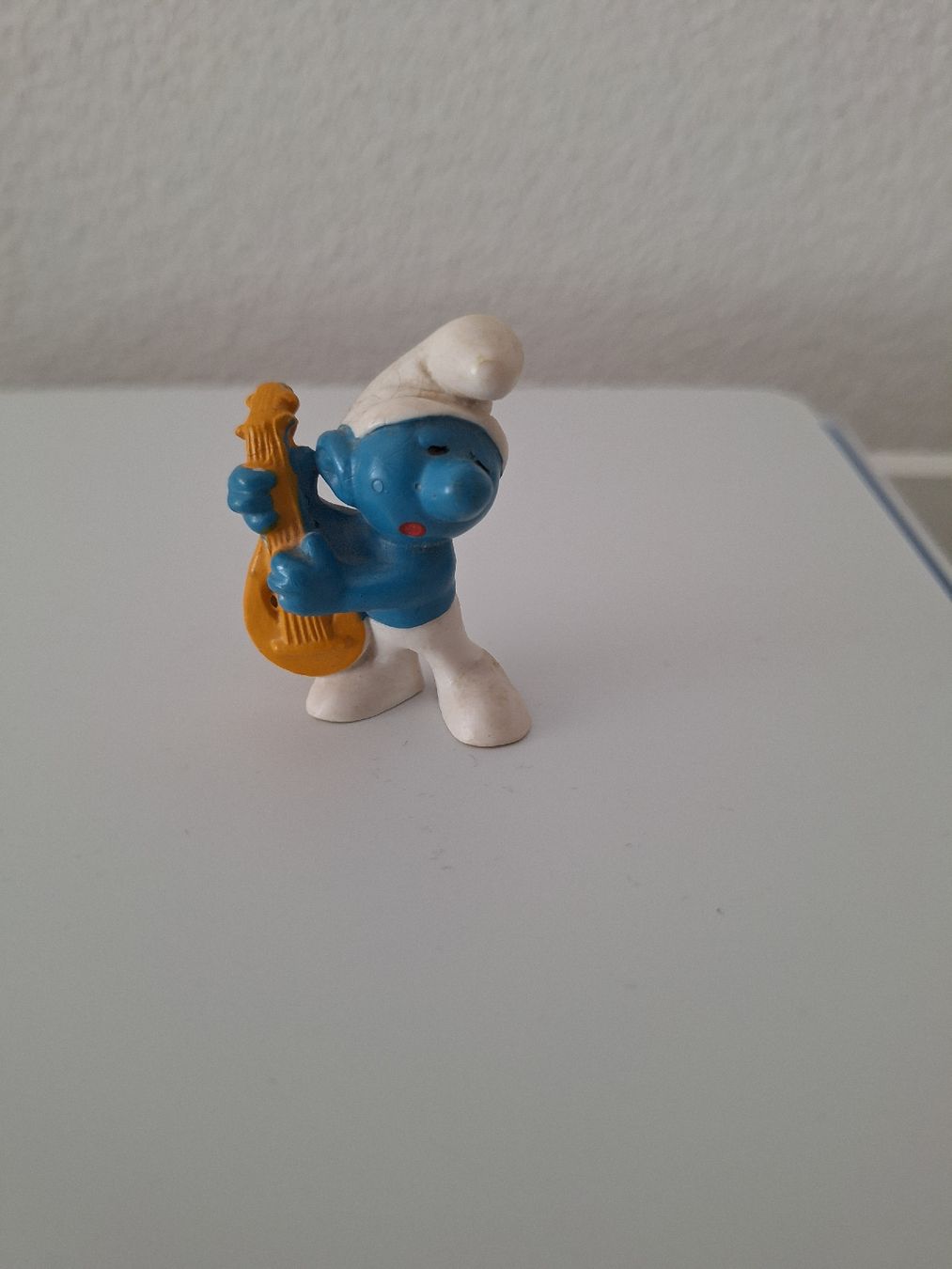 Schleich Statuette: Gitarrenschlumpf – Usato da Rothrist venduto da Stranglehold