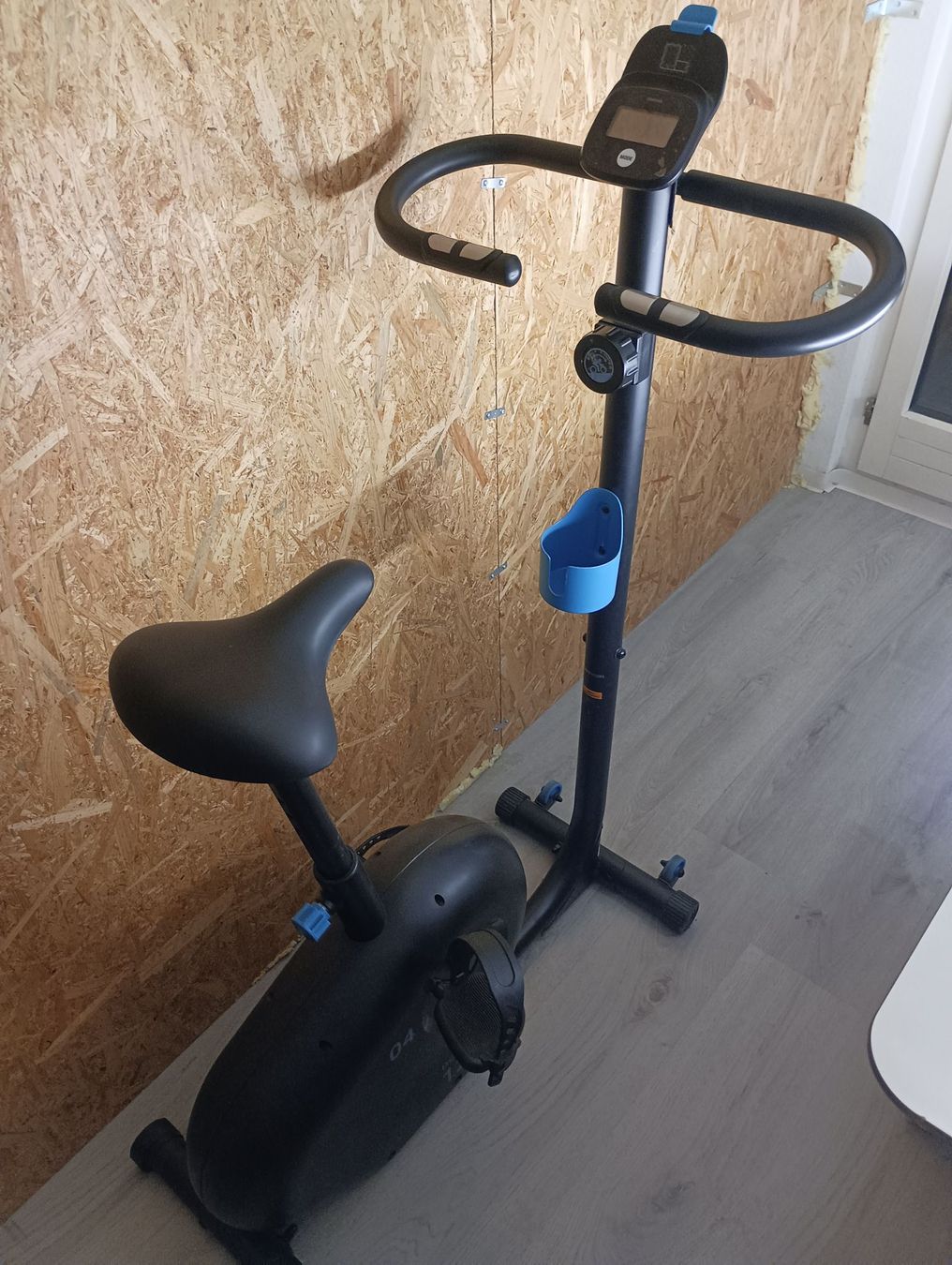 Decathlon Hometrainer: Home Workout Exercise Bike - Keep Fit Indoors! – Gebraucht aus Dietikon von isa_pz9m