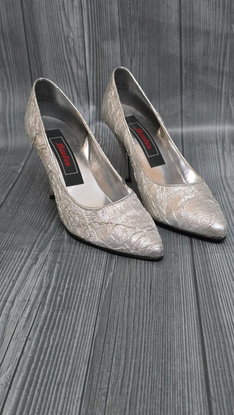 Scarpe da donna: Bata Pumps - 37 - Silber / Metallic – Usato da Thalwil venduto da VitaMini 6