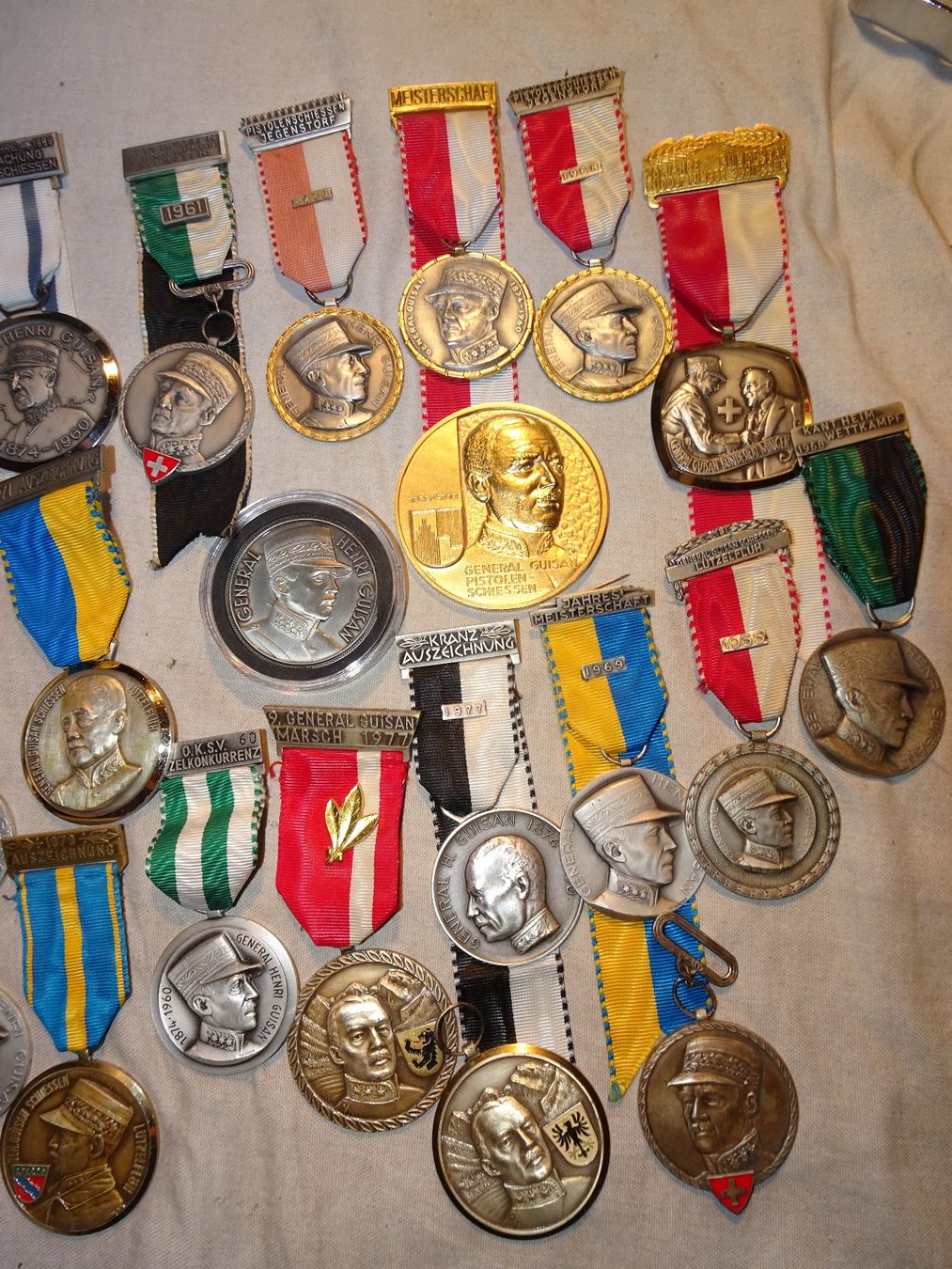 Medaillen: General Guisan Sammlung – Gebraucht aus Bichwil von Silbereule9 2