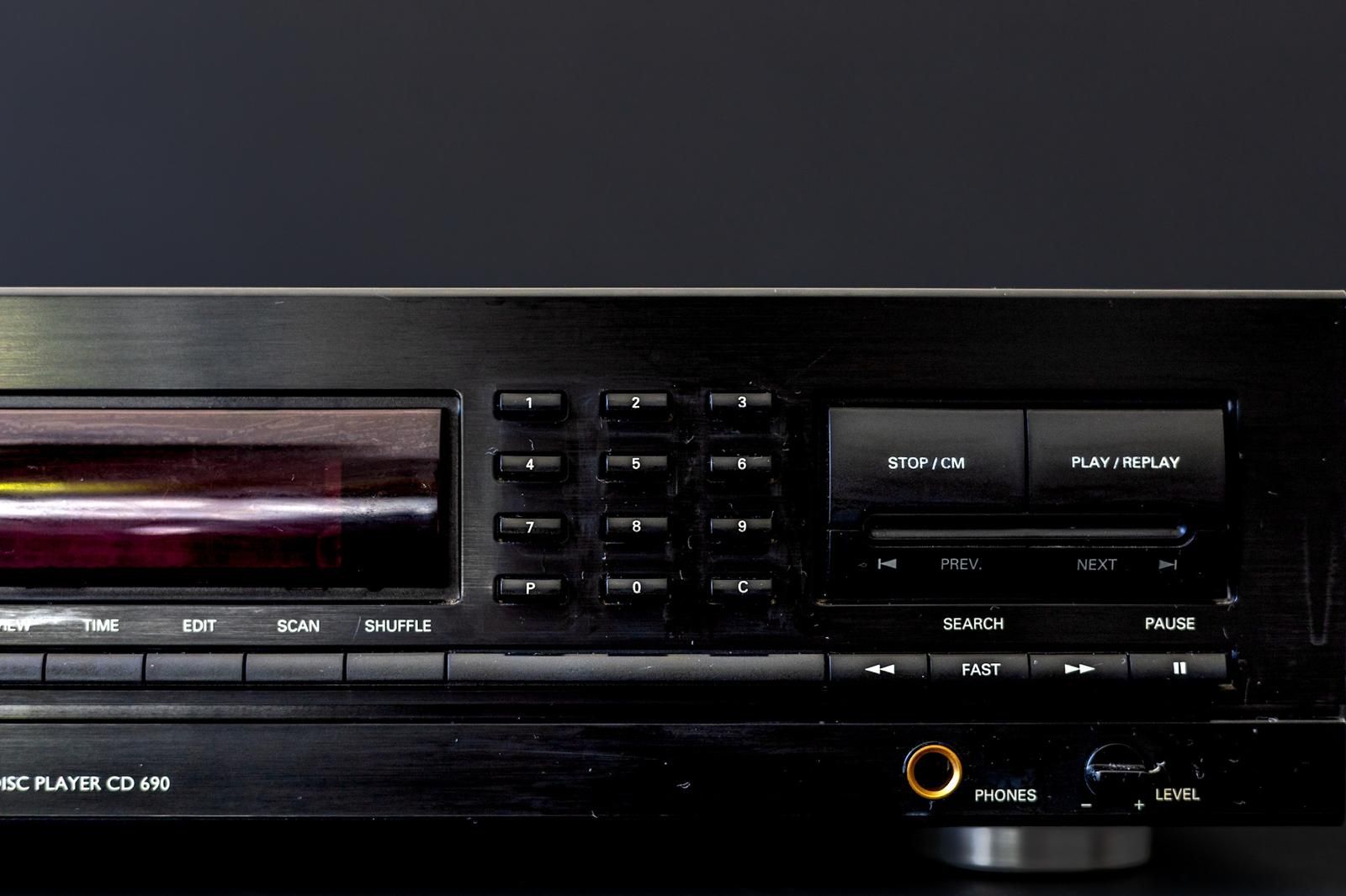 Philips Sistemi audio & multimediali: Philips CD 690 Compact Disc Player | Bitstream | Singapore – Usato da Allschwil venduto da Evgeniia78 2