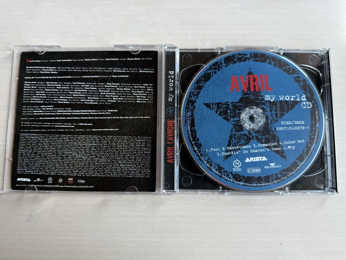 CD: Avril Lavigne - My World CD & DVD – Usato da Oberried Brienz venduto da Chyara 2