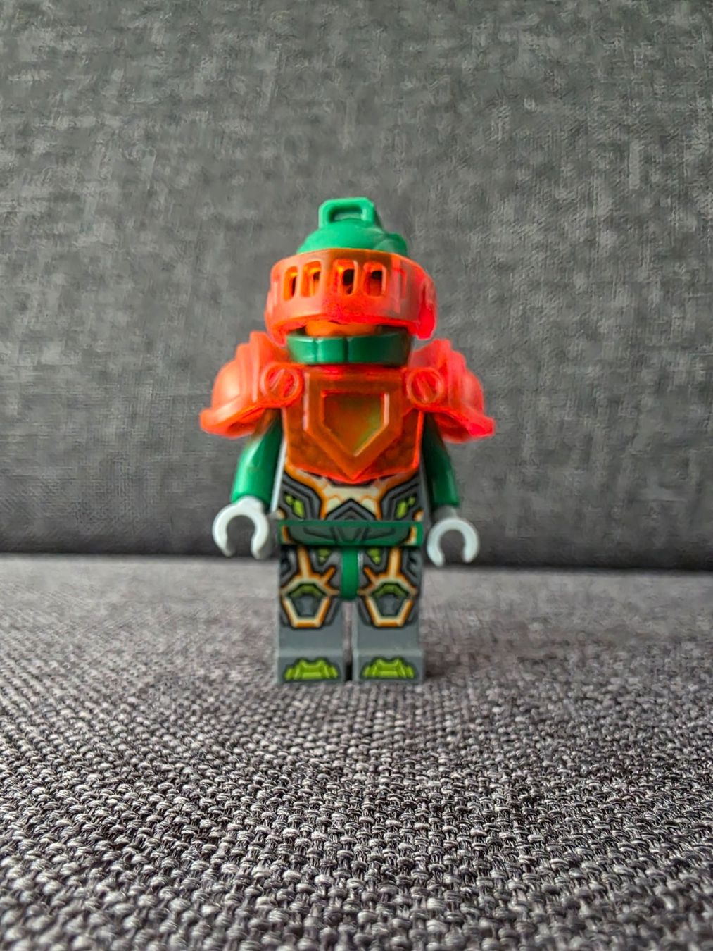Lego Spielzeuge: LEGO Minifigur Aaron Fox Nexo Knights – Gebraucht aus Otelfingen von Schlaedde 2