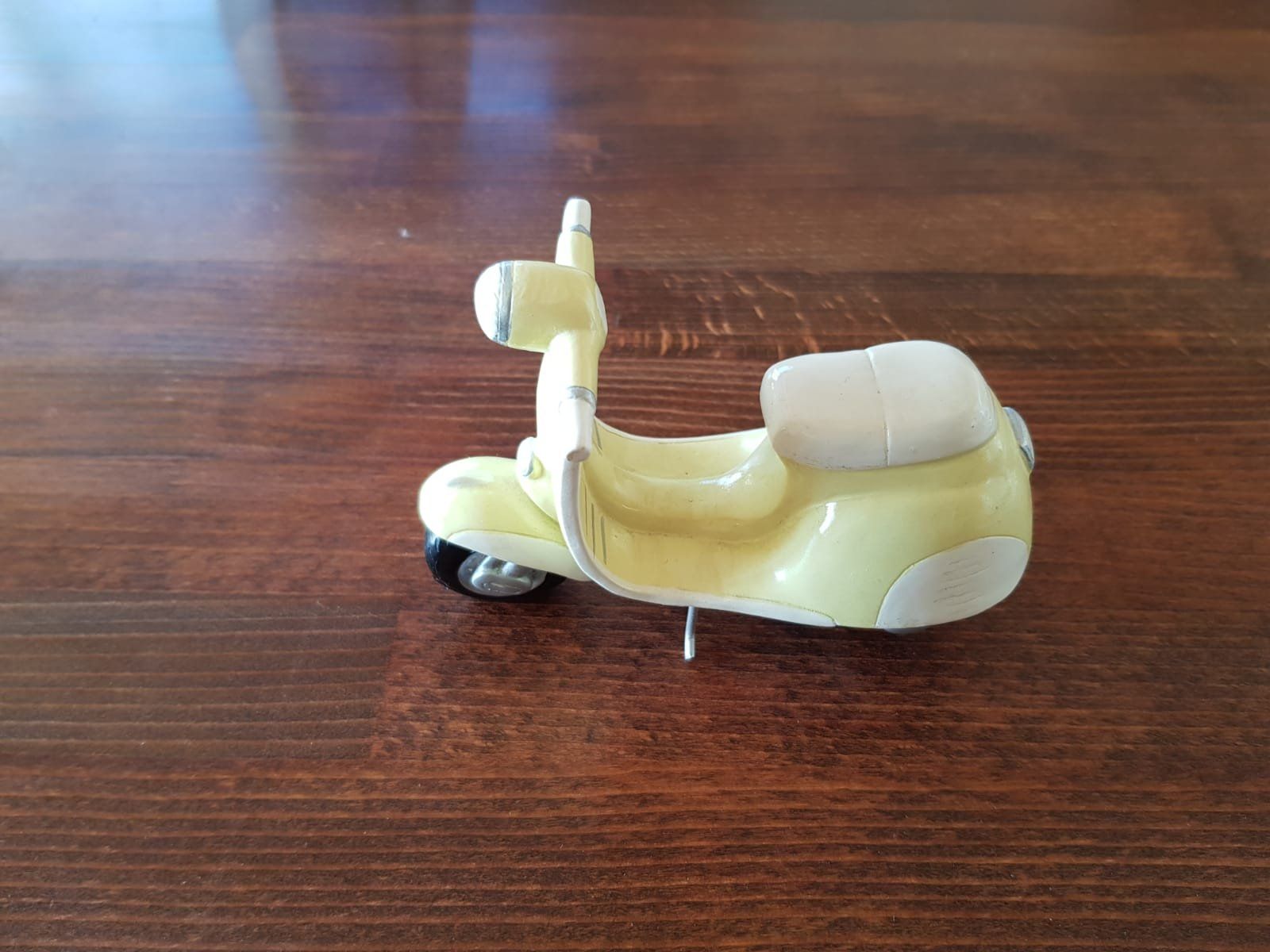 Modellini d'auto: VESPA Modell / Oldtimer / Bestzustand – Usato da Unterägeri venduto da Chartbreaker